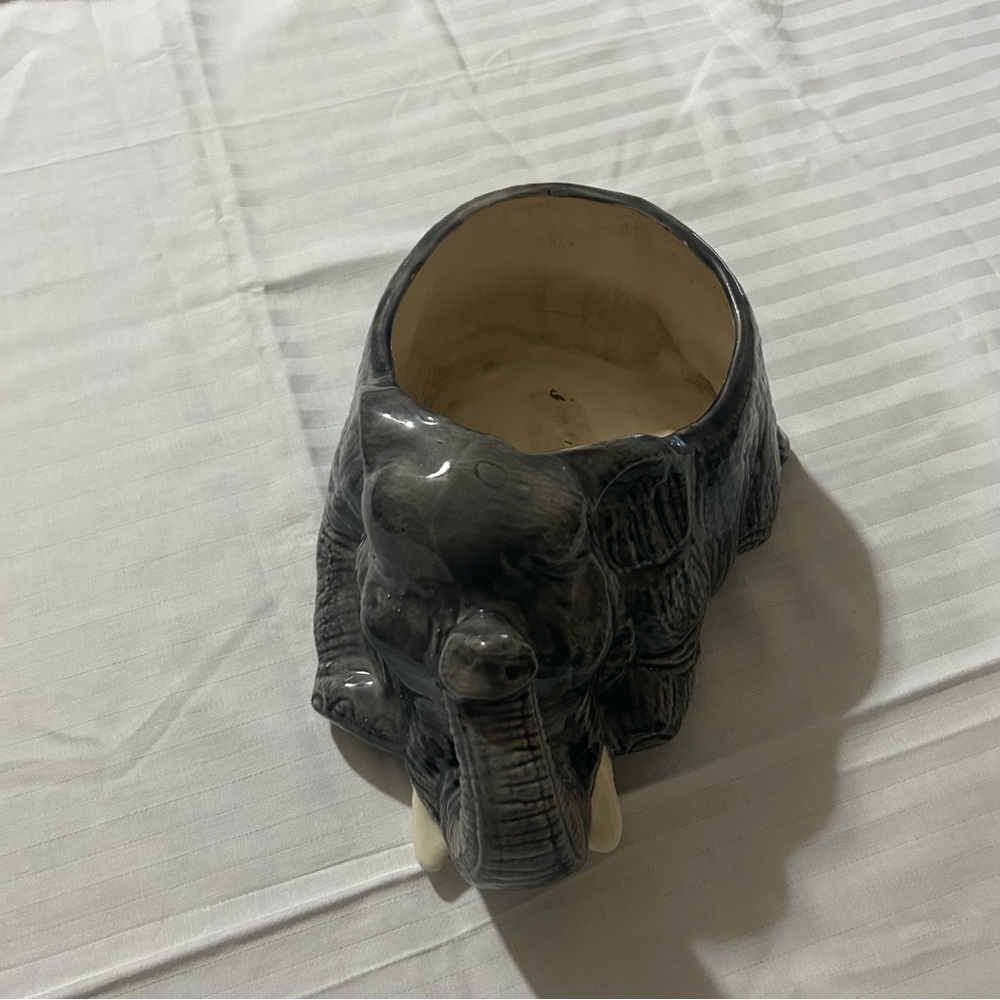 Vintage elephant planter - Picture 3 of 4